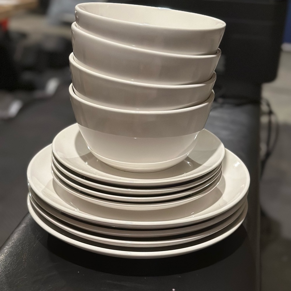 12 pc White Dinnerware